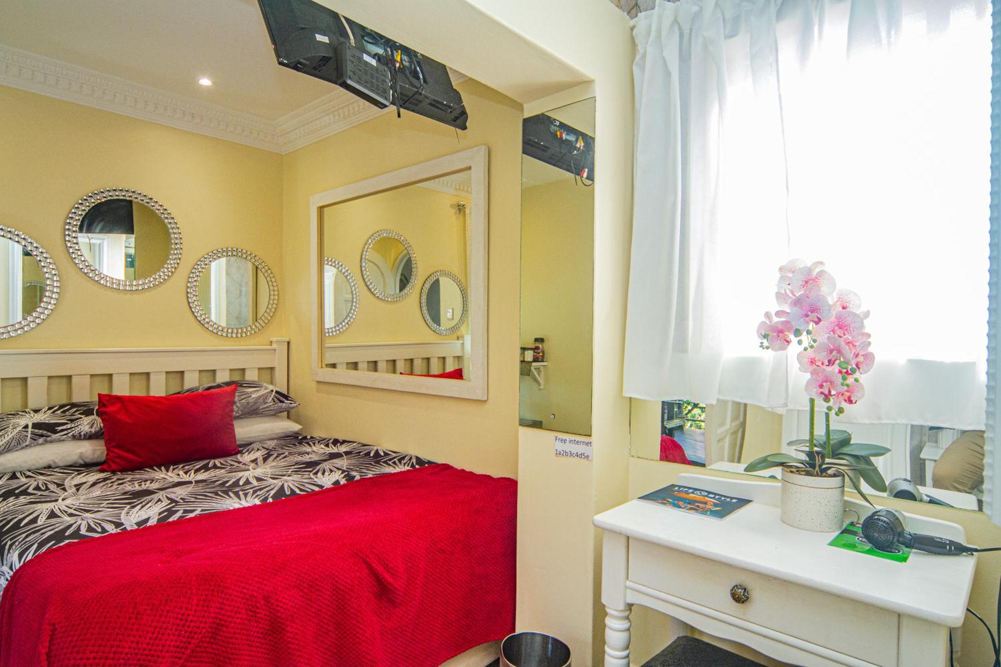 ลา ลอจเจีย บีแอนด์บี Bed & Breakfast เดอร์บัน ภายนอก รูปภาพ