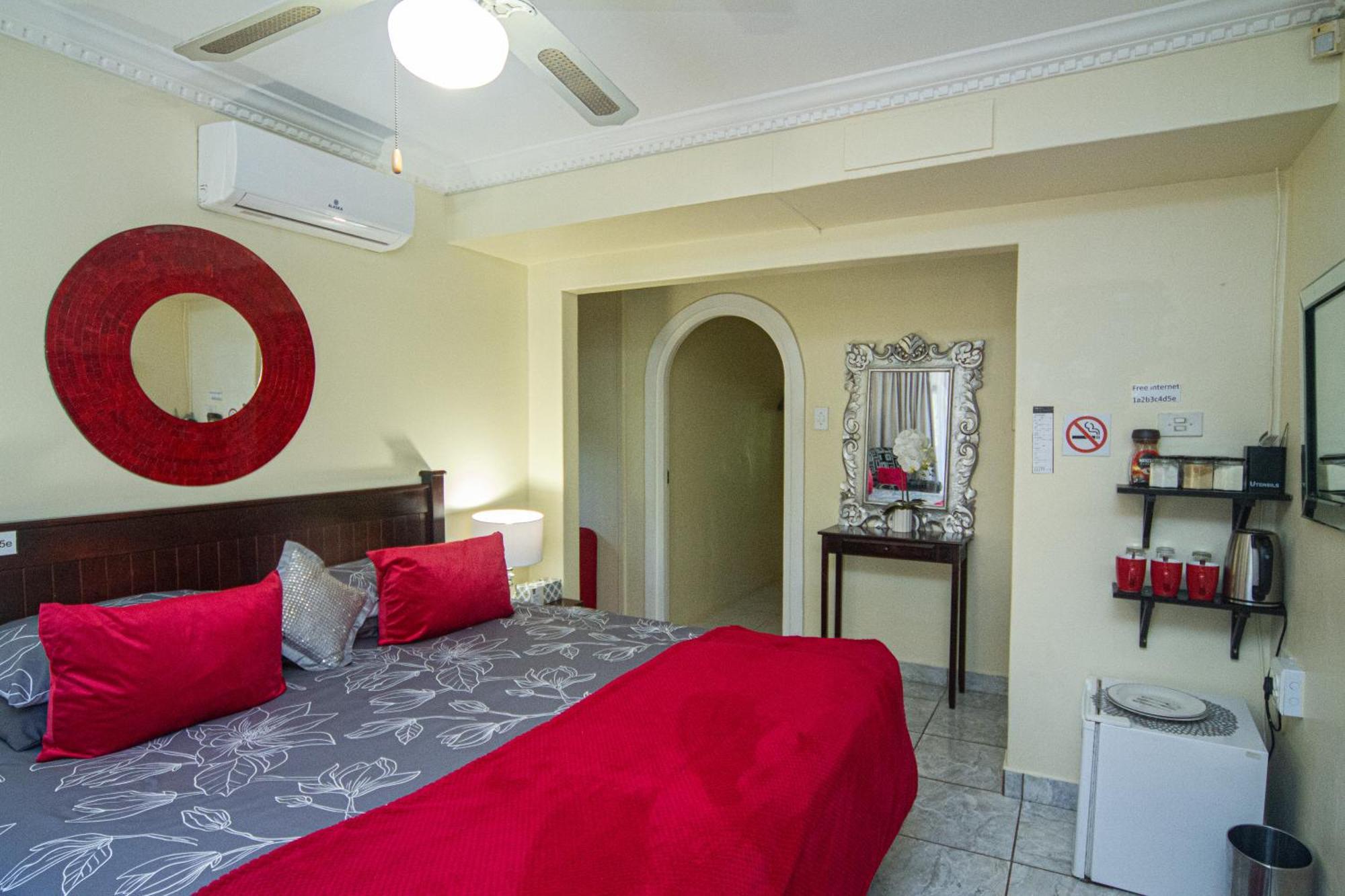 ลา ลอจเจีย บีแอนด์บี Bed & Breakfast เดอร์บัน ภายนอก รูปภาพ