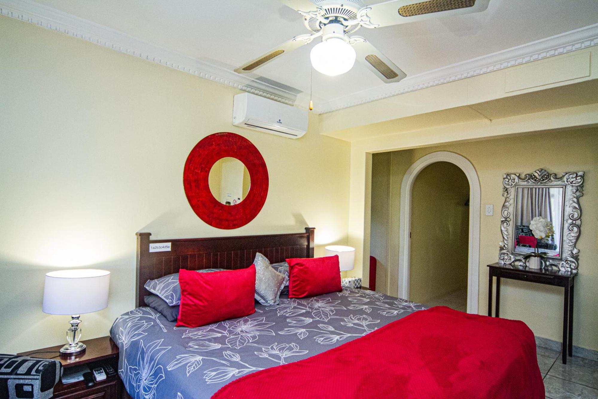 ลา ลอจเจีย บีแอนด์บี Bed & Breakfast เดอร์บัน ภายนอก รูปภาพ